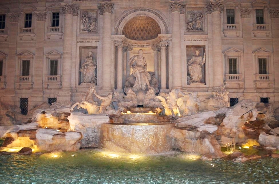 Trevi Fountain night experience