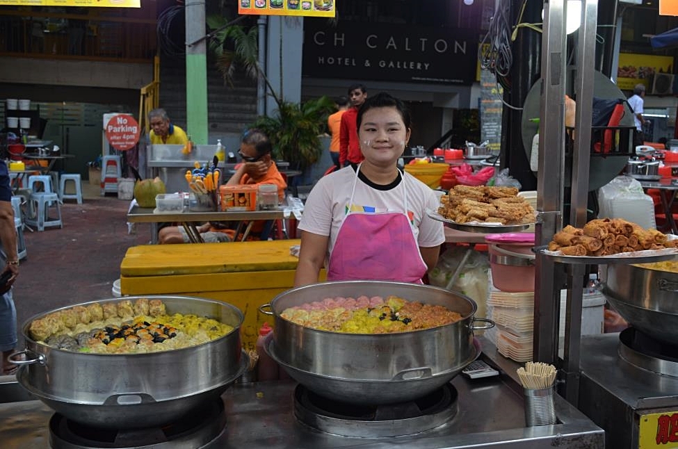 Bao dumplings on Jalan Alor food avenue