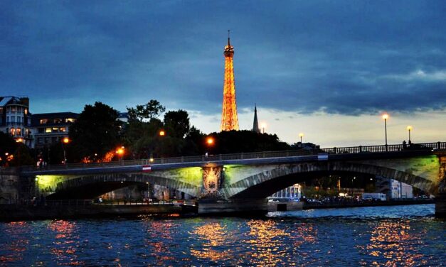 Seine cruise – one hour of Parisian eternity