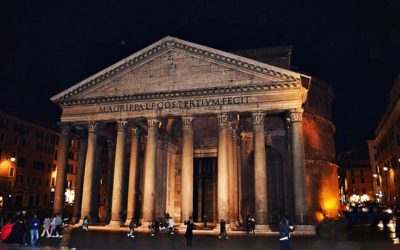 Face to face with Pantheon in Rome