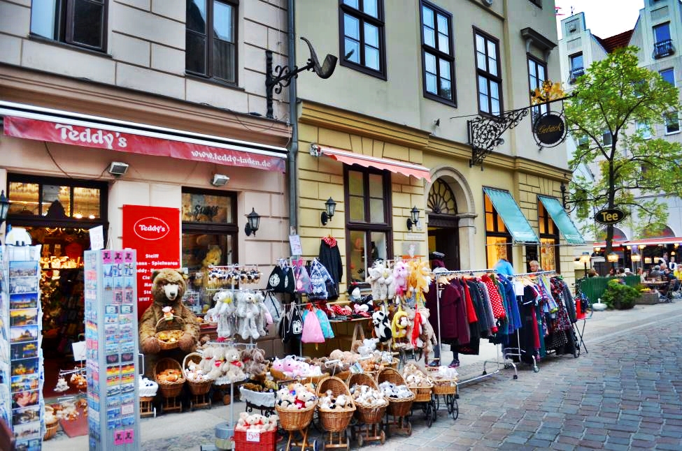 Nikolaiviertel typical souvenir shops with Teddy bears